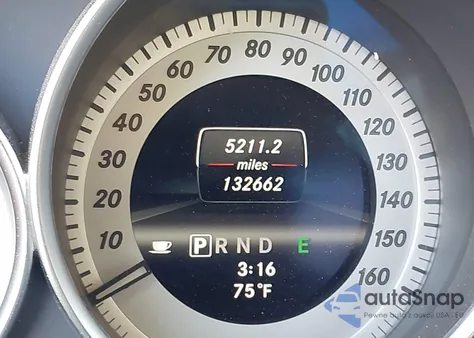 2013 Mercedes-Benz C 250 Sport z USA, uszkodzony, nr VIN WDDGF4HB2DR296379